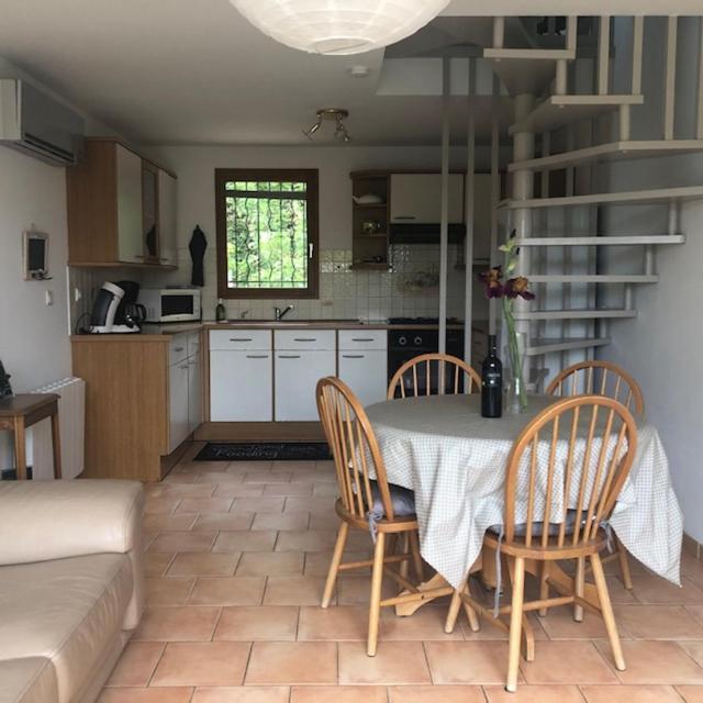 Gite L'Annexe Villelaure Exteriör bild